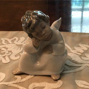 Lladro 4539 Angel Thinking
